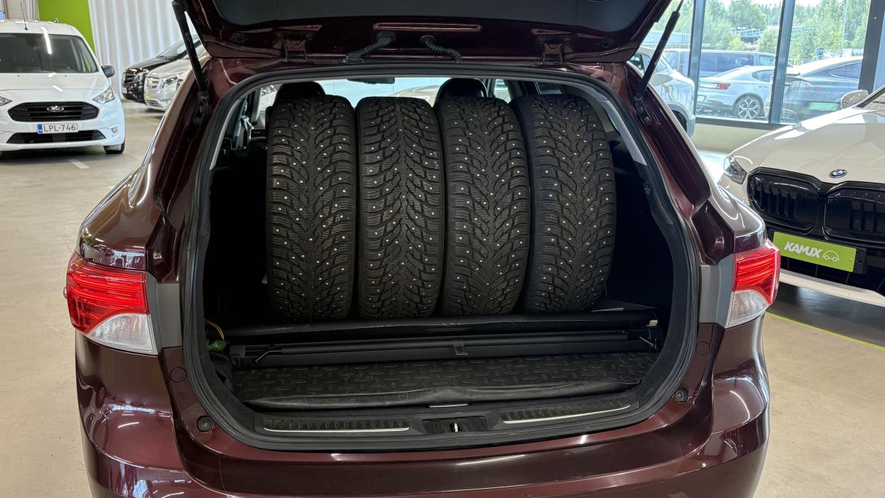 Toyota Avensis 2015