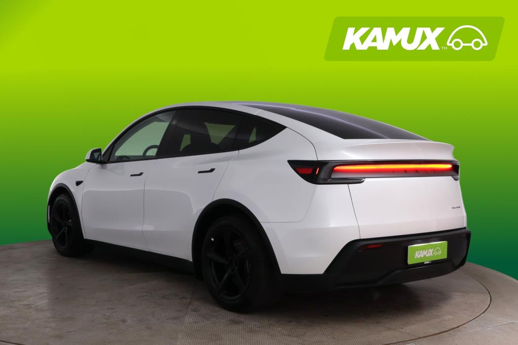 Tesla Model Y 2025