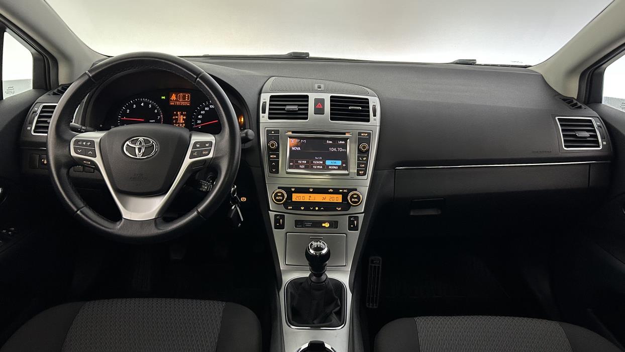 Toyota Avensis 2012