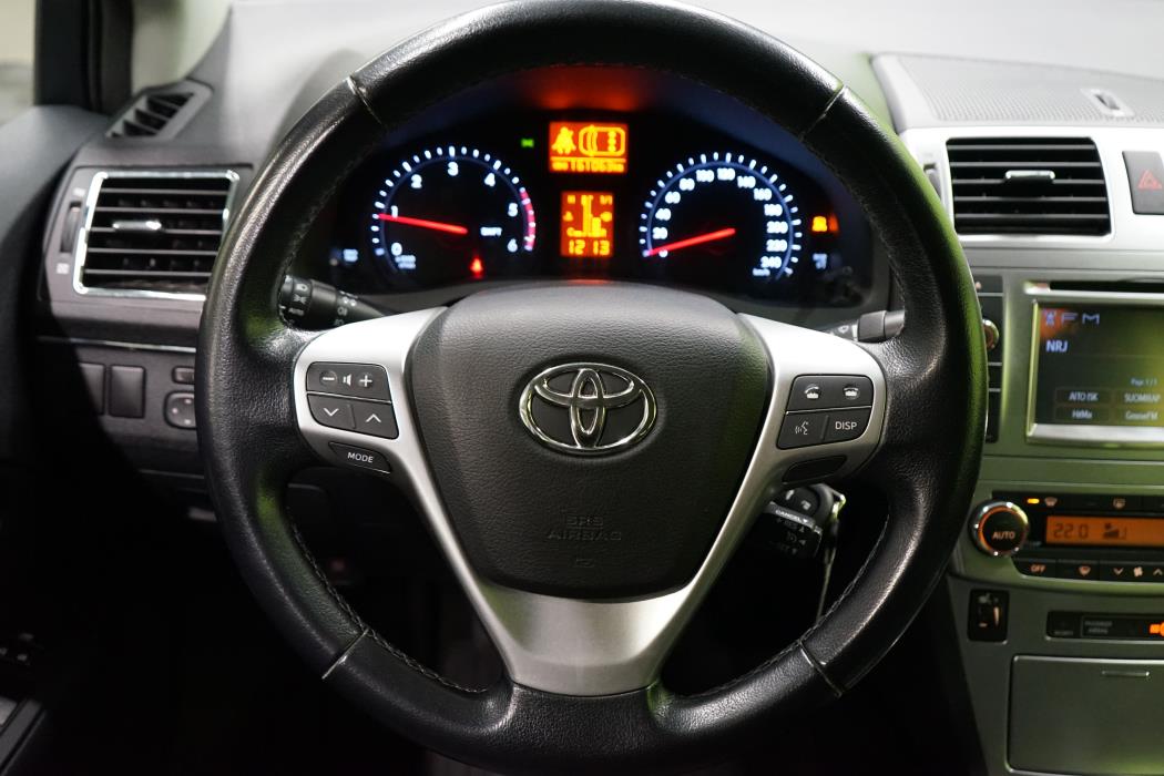 Toyota Avensis 2012