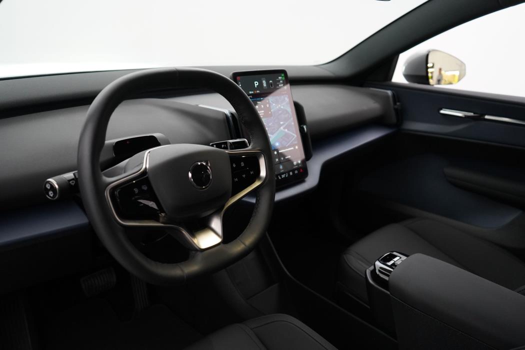 Volvo EX30 2024