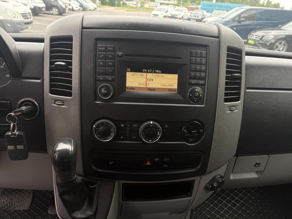 Mercedes-Benz Sprinter 2011