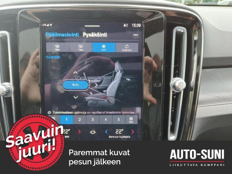 VOLVO XC40 2023