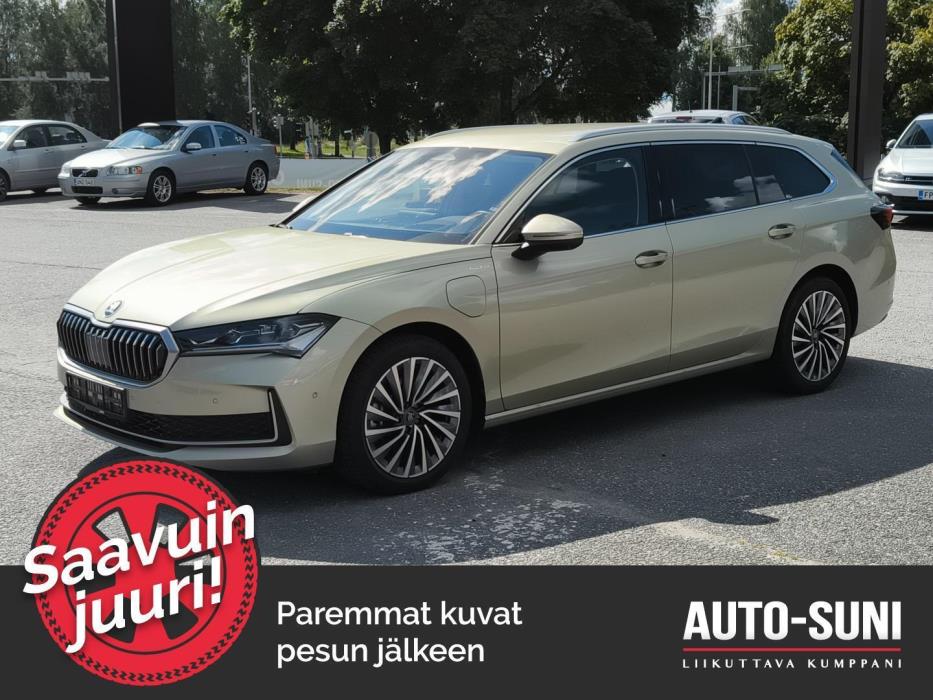 SKODA Superb 2025