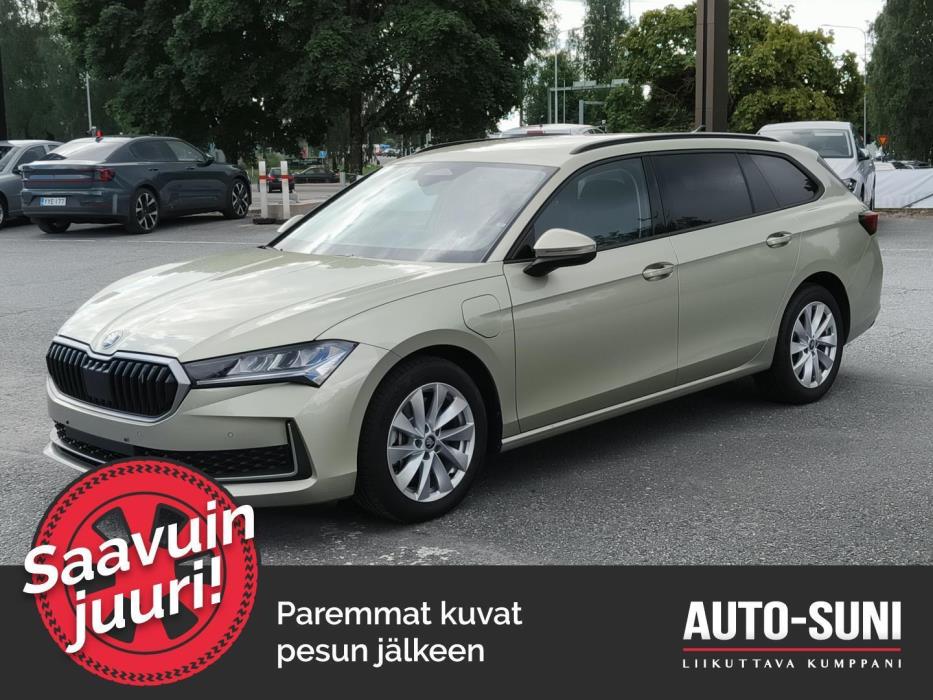 SKODA Superb 2025
