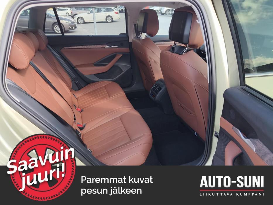 SKODA Superb 2025