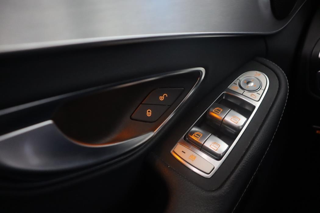 MERCEDES-BENZ C 2020