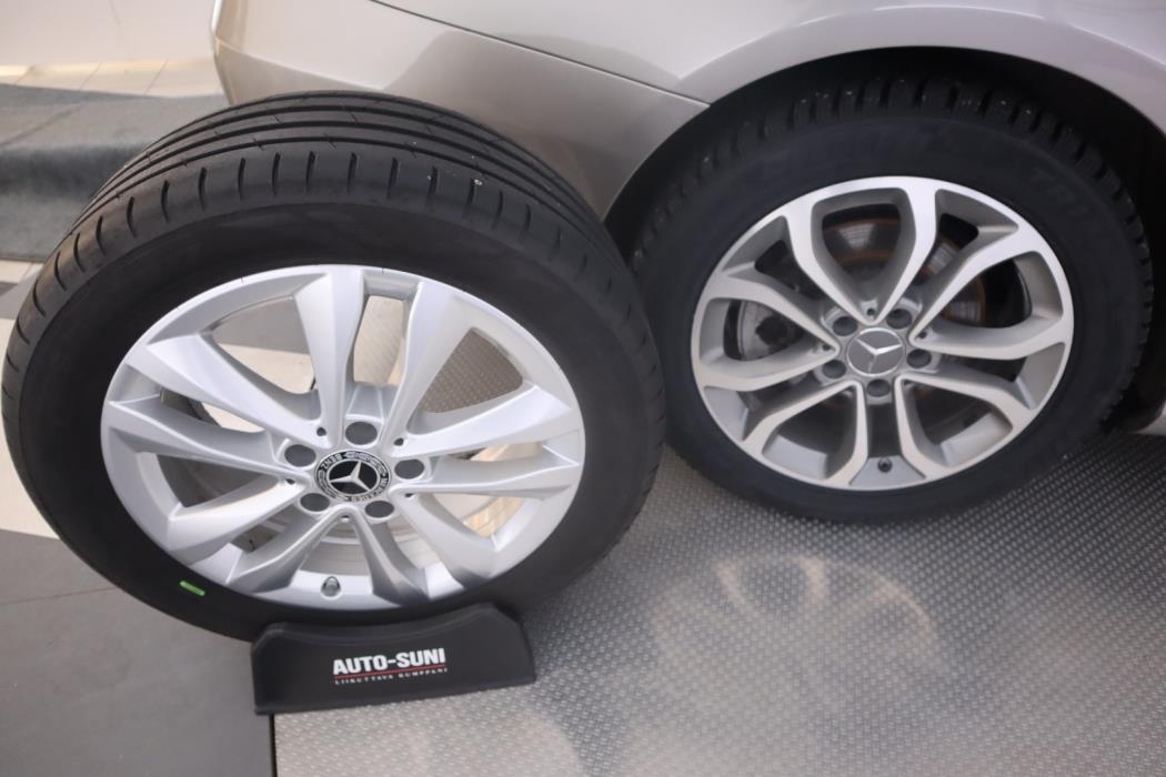 MERCEDES-BENZ C 2020