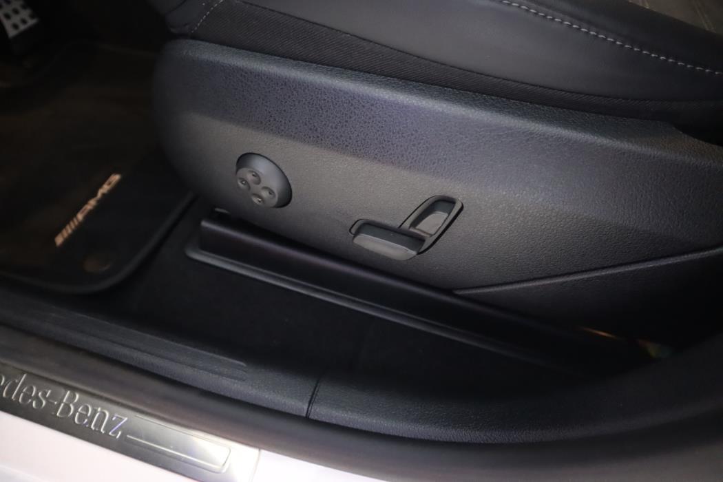 MERCEDES-BENZ GLC 2023