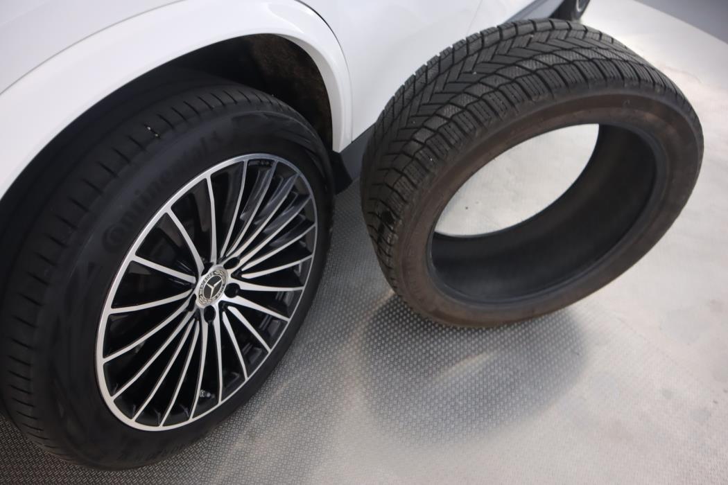 MERCEDES-BENZ GLC 2023