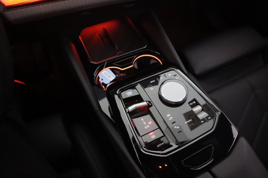 BMW i5 2025