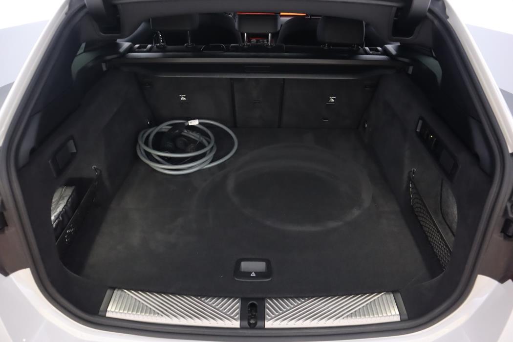 BMW i5 2025