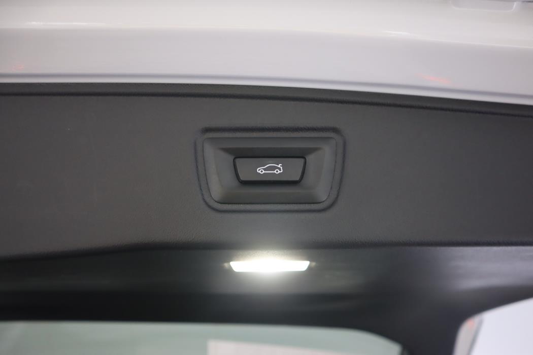 BMW i5 2025