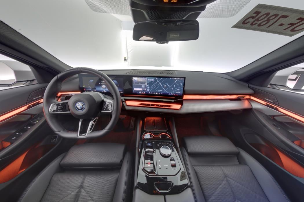 BMW i5 2025