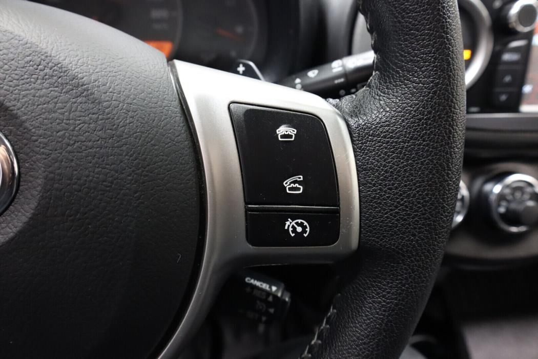 TOYOTA Yaris 2014