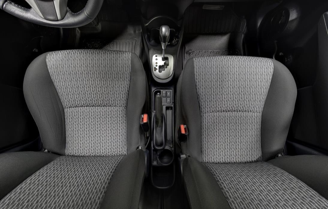 TOYOTA Yaris 2014