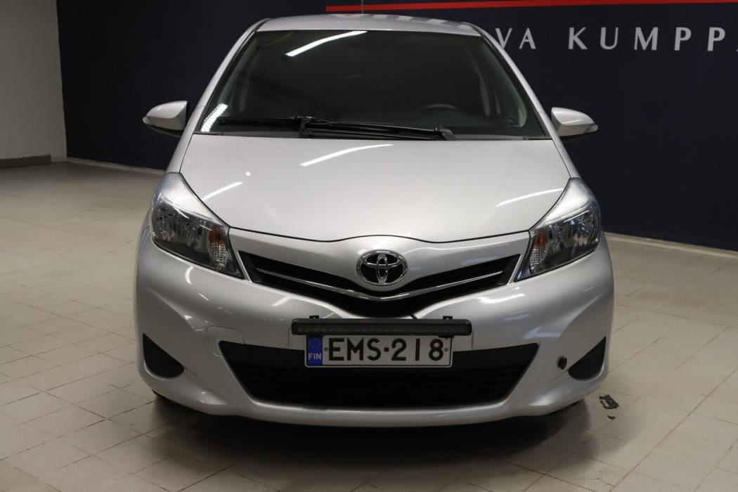 TOYOTA Yaris 2014