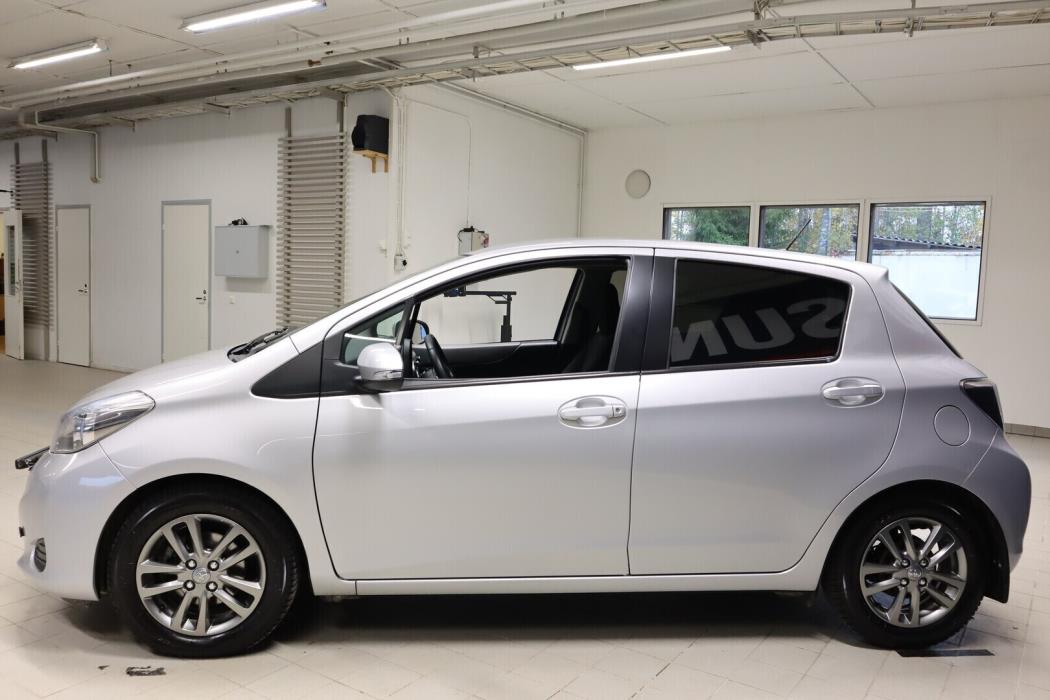 TOYOTA Yaris 2014
