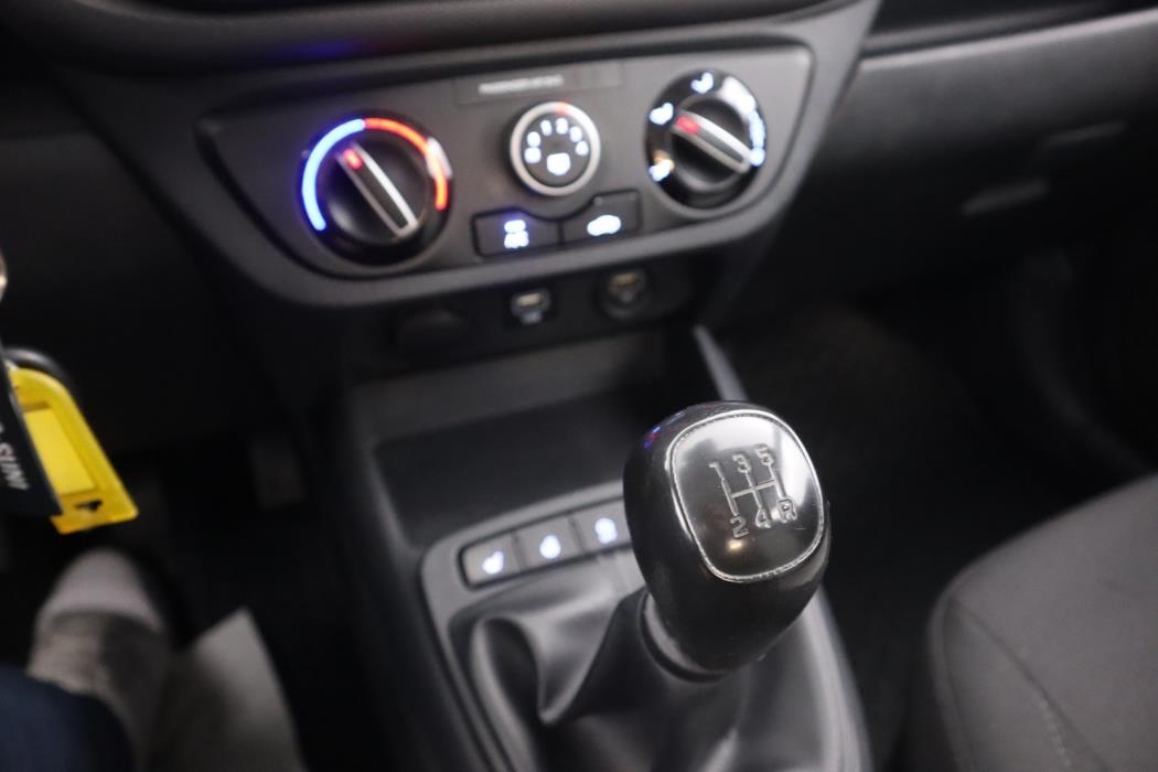 HYUNDAI i10 2021