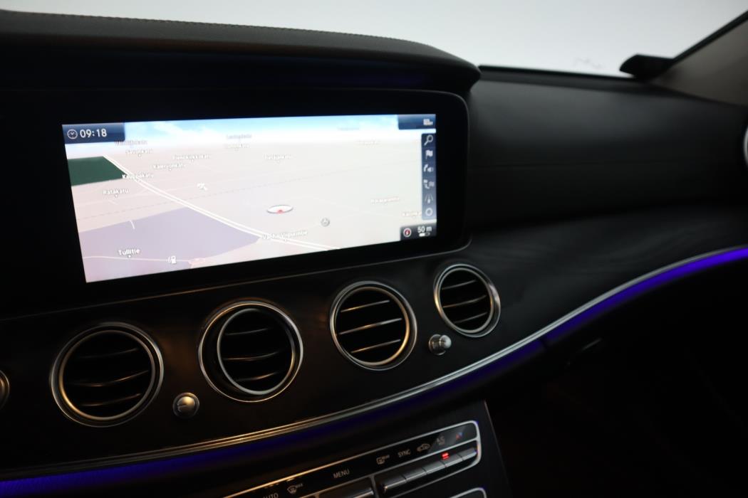 MERCEDES-BENZ E 2019