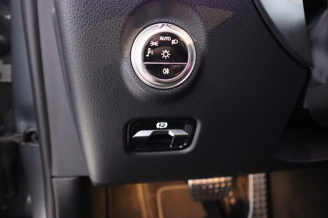 MERCEDES-BENZ C 2022