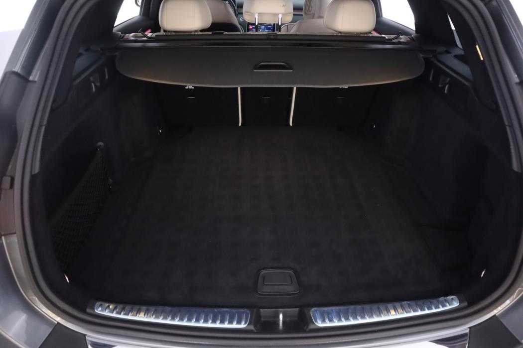 MERCEDES-BENZ C 2023