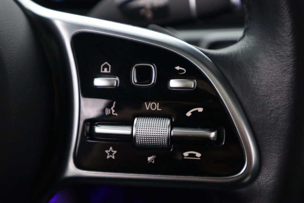 MERCEDES-BENZ EQC 2020