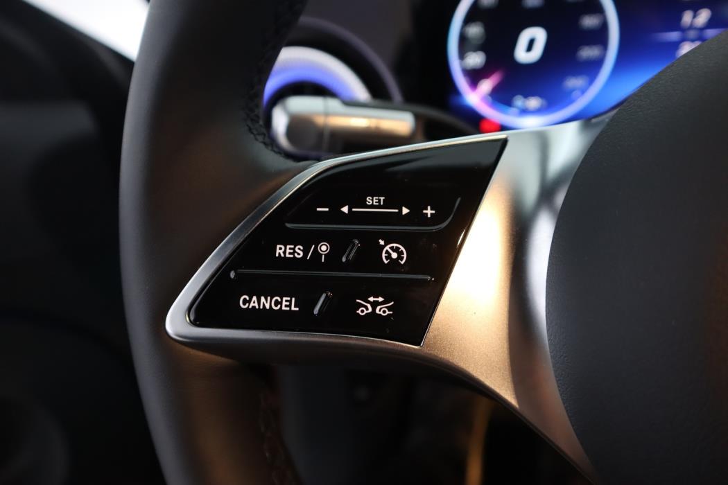 MERCEDES-BENZ CLA 2025