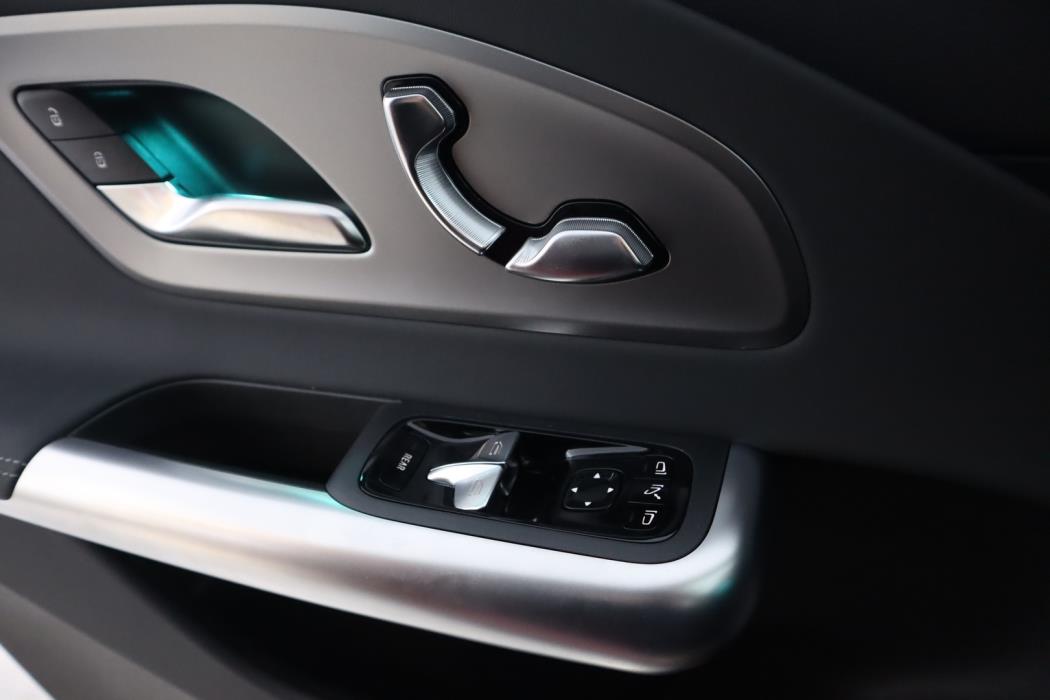 MERCEDES-BENZ CLA 2025