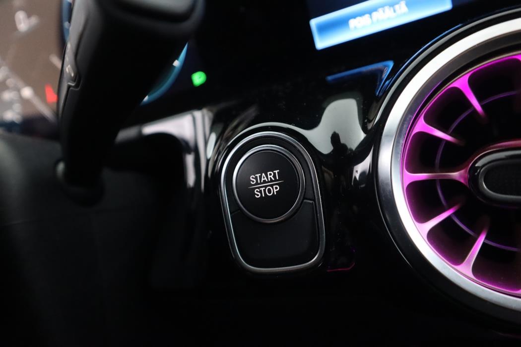 MERCEDES-BENZ EQA 2023