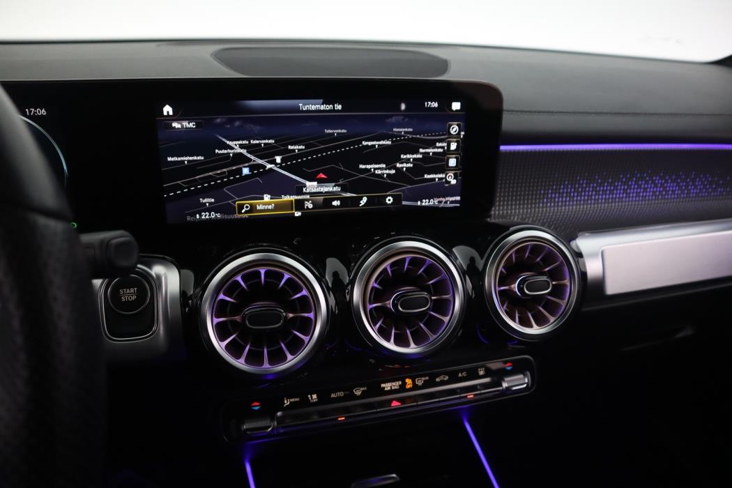 MERCEDES-BENZ EQB 2022