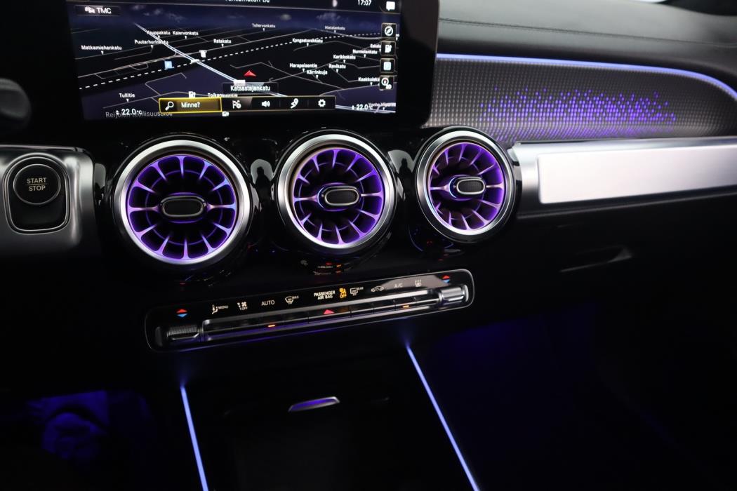 MERCEDES-BENZ EQB 2022