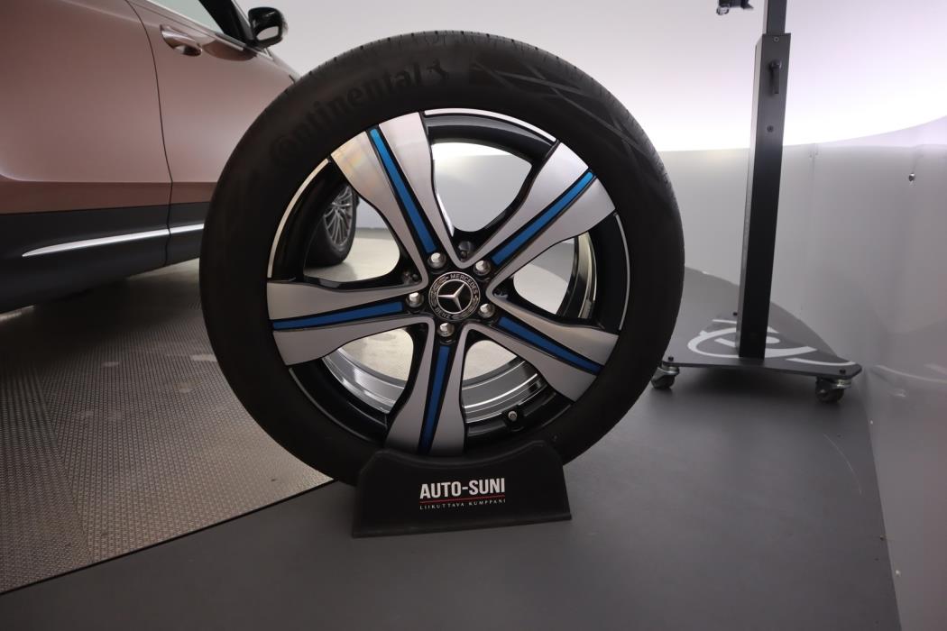 MERCEDES-BENZ EQB 2022