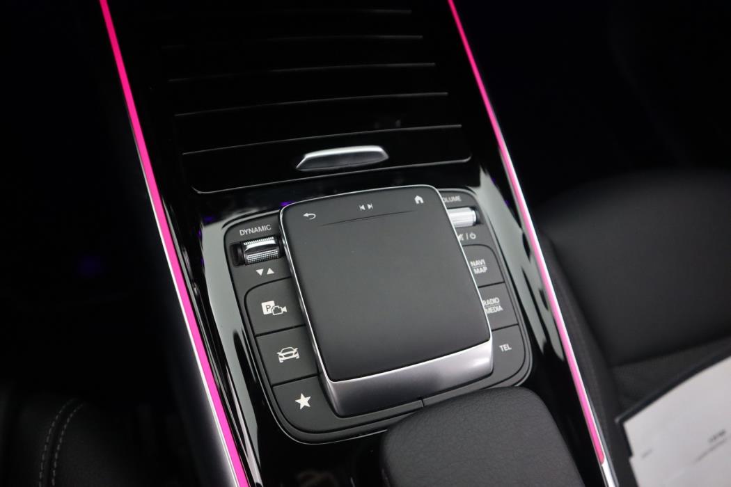 MERCEDES-BENZ EQA 2024