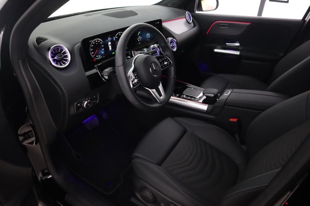 MERCEDES-BENZ EQA 2024