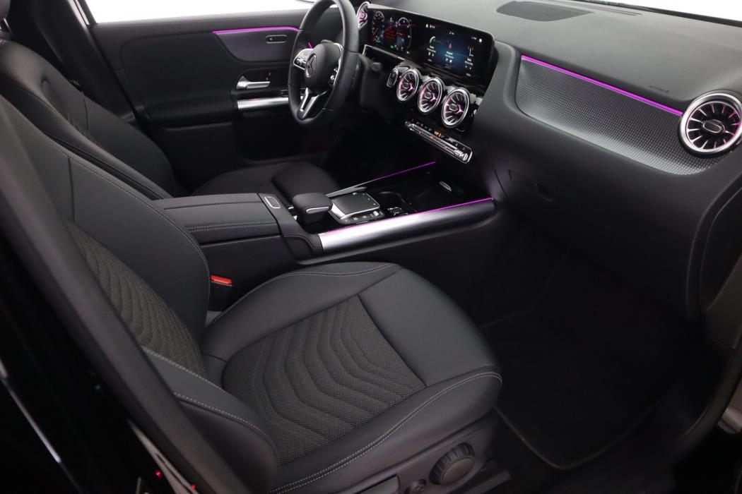 MERCEDES-BENZ EQA 2024