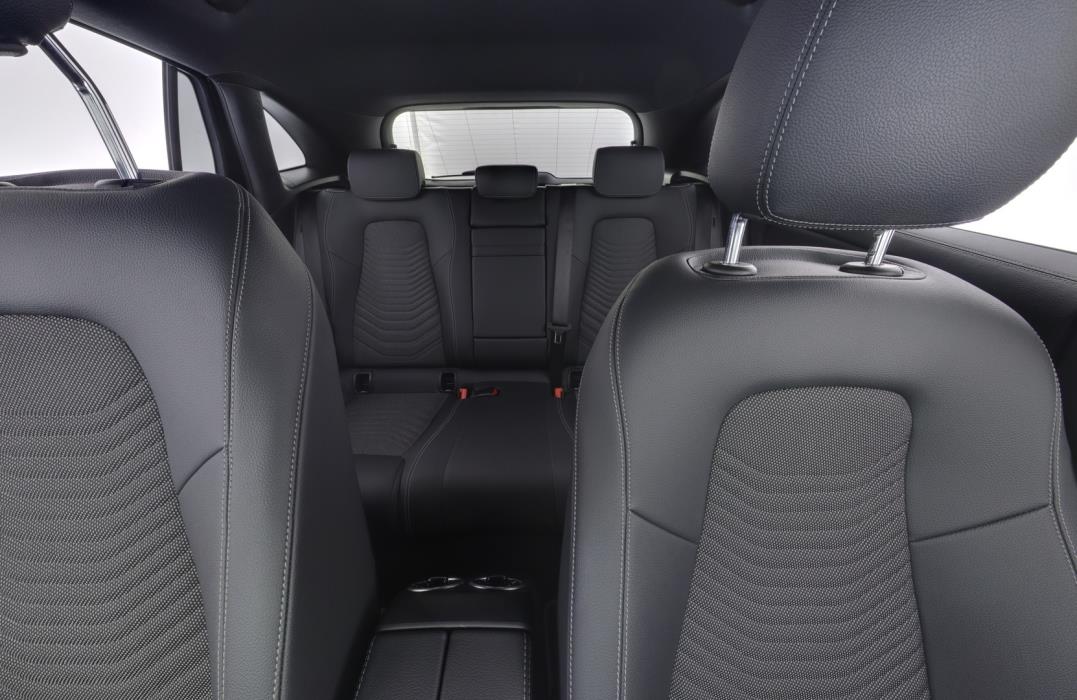 MERCEDES-BENZ EQA 2024