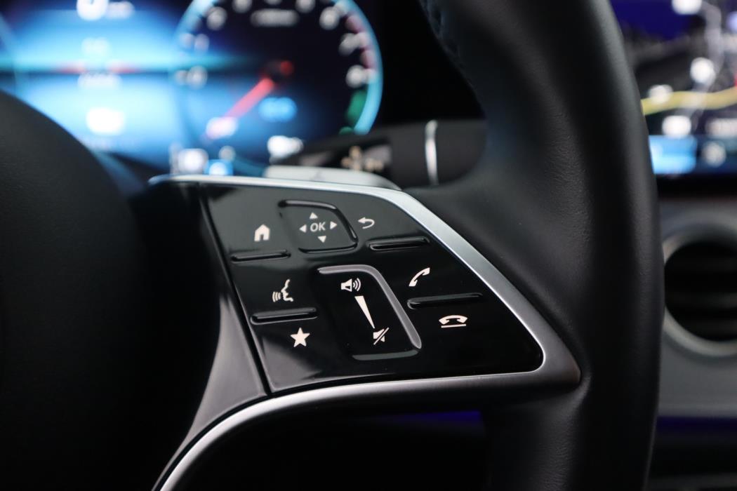 MERCEDES-BENZ E 2023