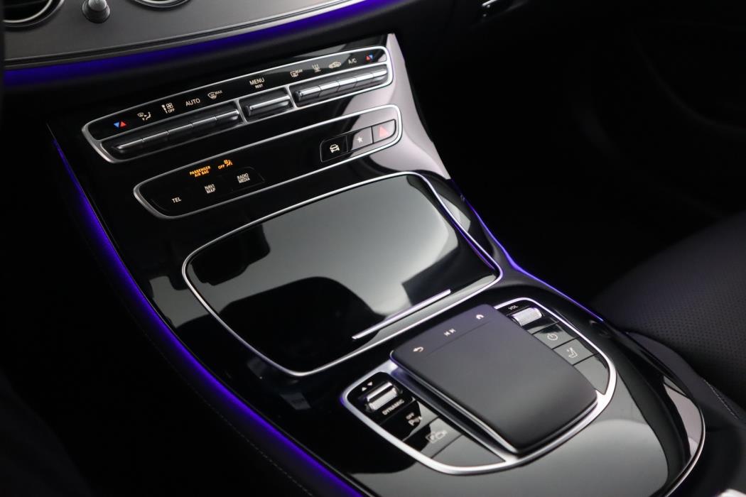 MERCEDES-BENZ E 2023