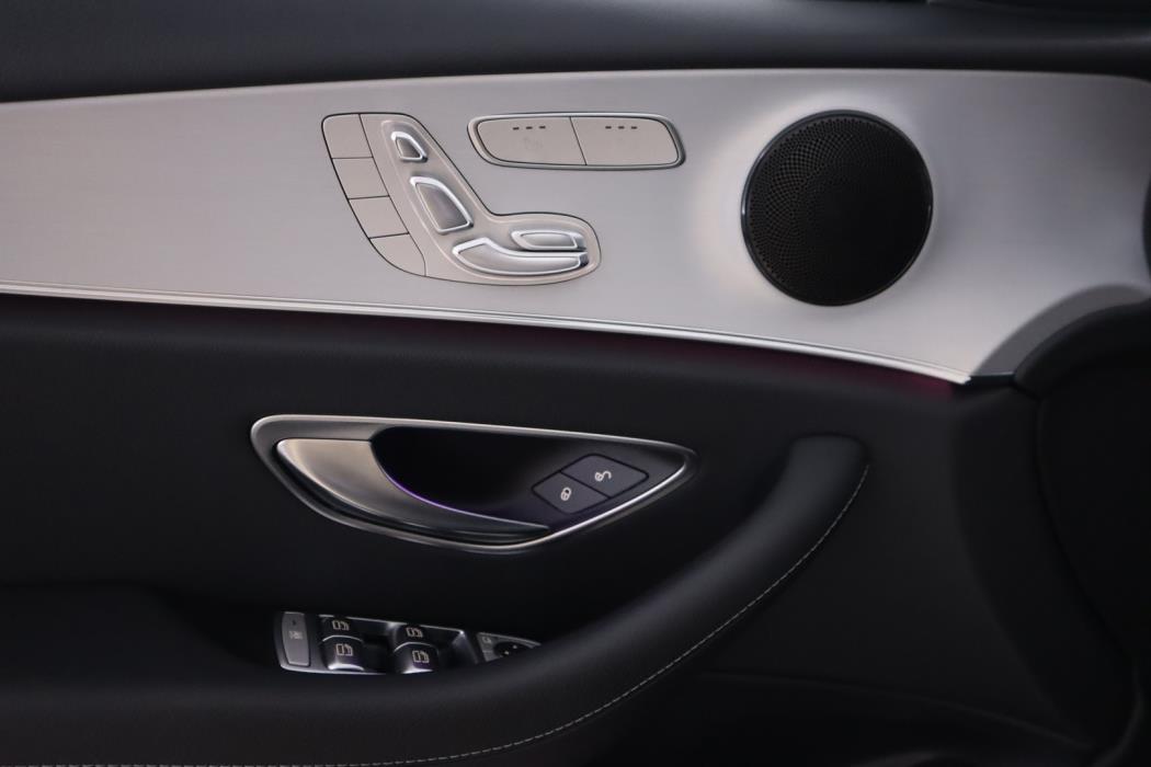 MERCEDES-BENZ E 2023