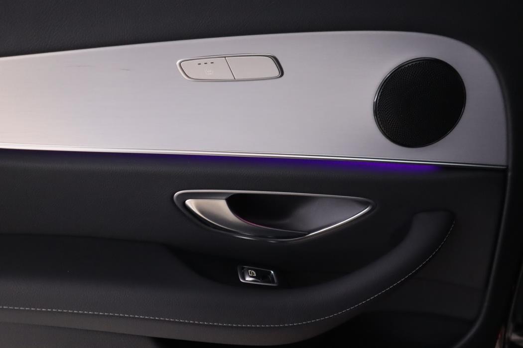 MERCEDES-BENZ E 2023