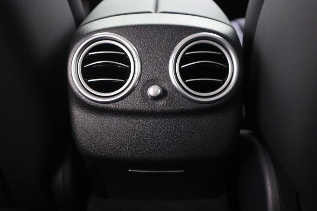 MERCEDES-BENZ E 2023