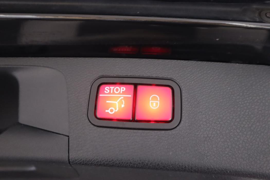 MERCEDES-BENZ E 2023