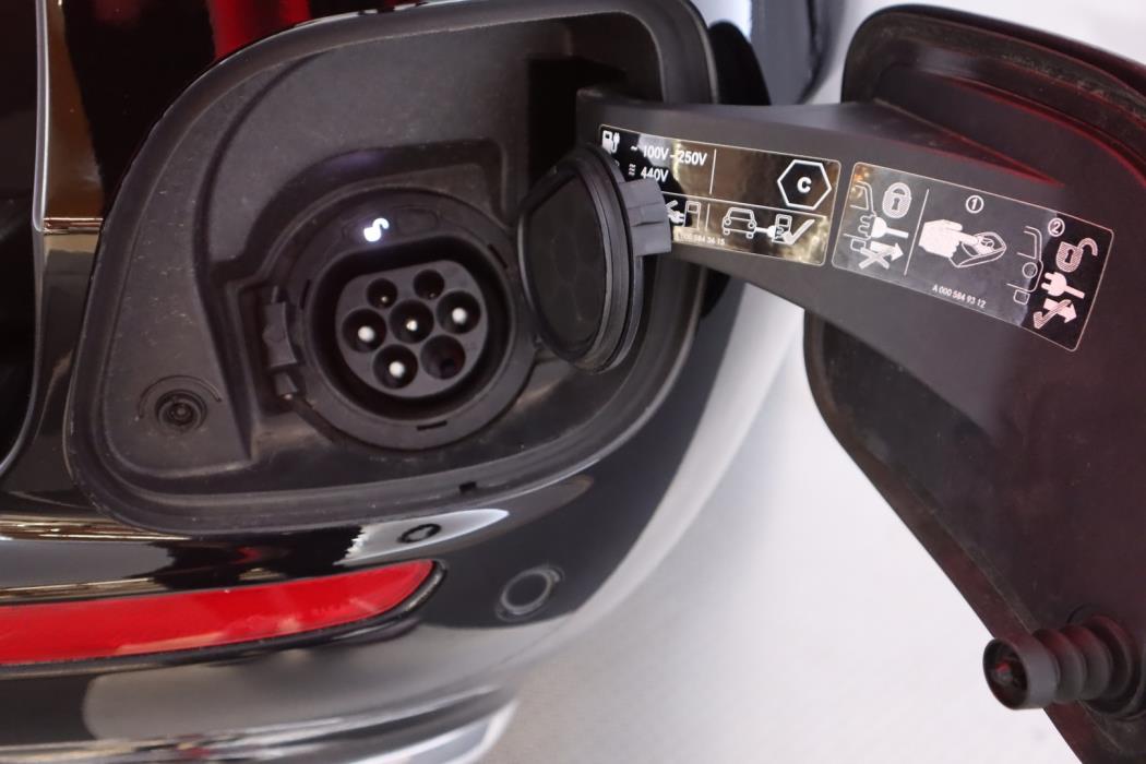 MERCEDES-BENZ E 2023