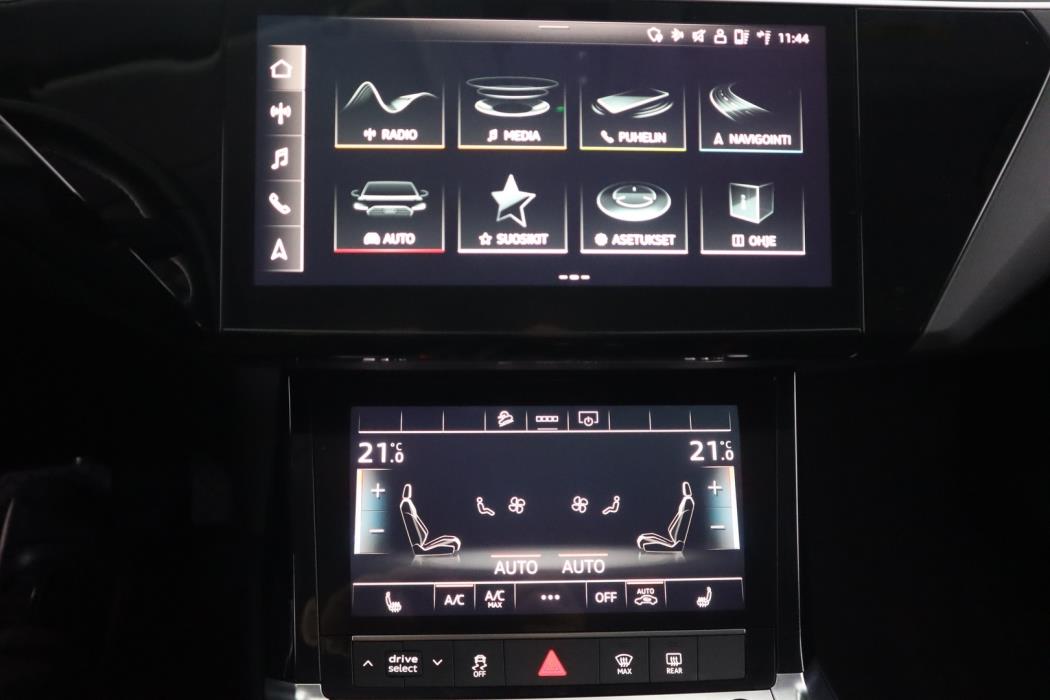 AUDI e-tron 2021