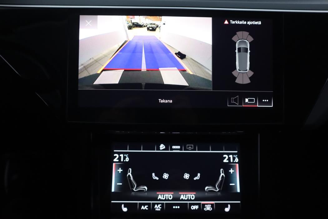 AUDI e-tron 2021