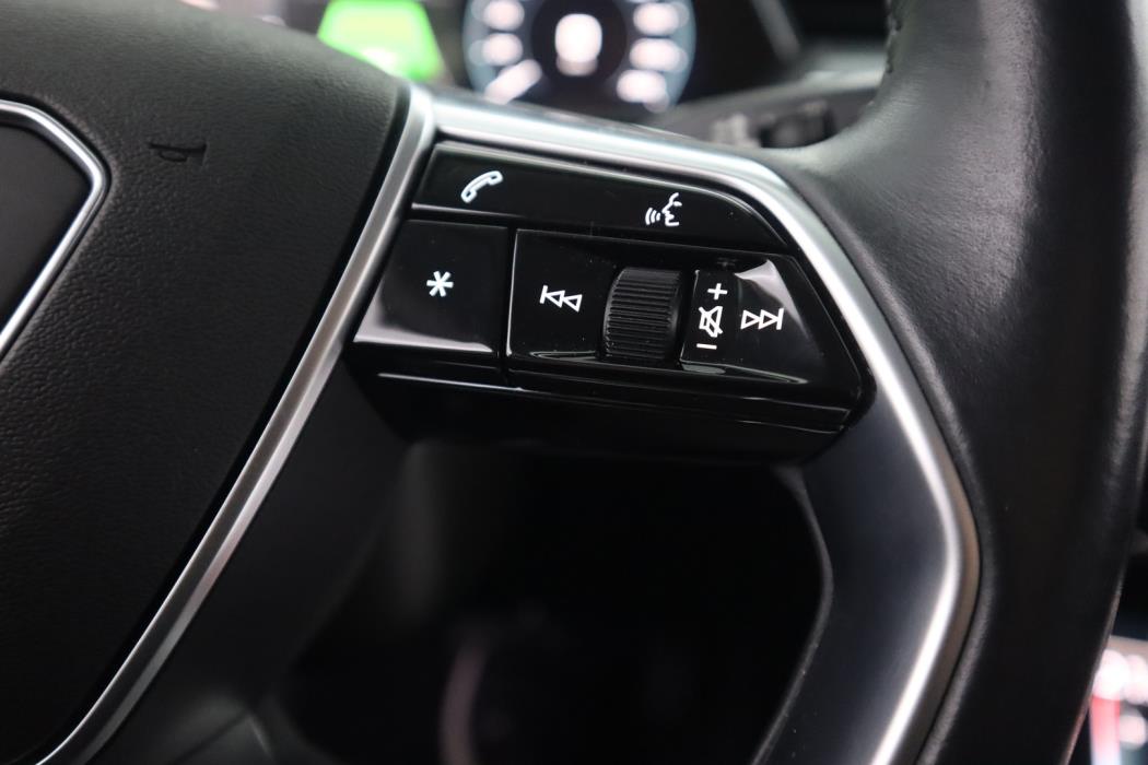 AUDI e-tron 2021