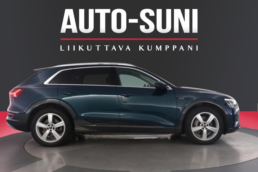 AUDI e-tron 2021