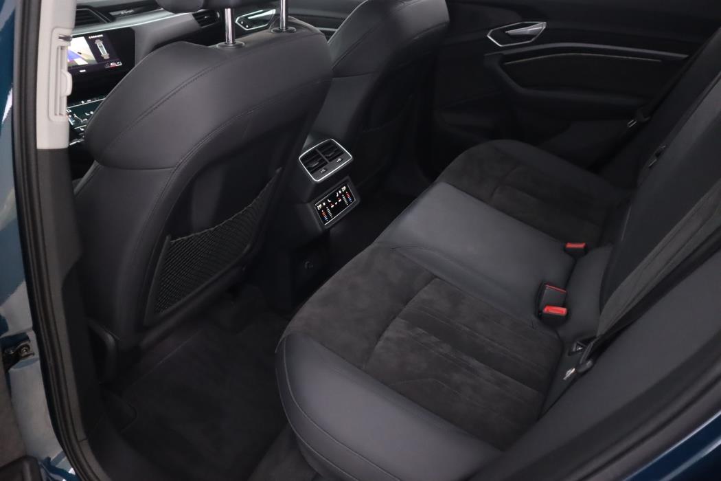 AUDI e-tron 2021