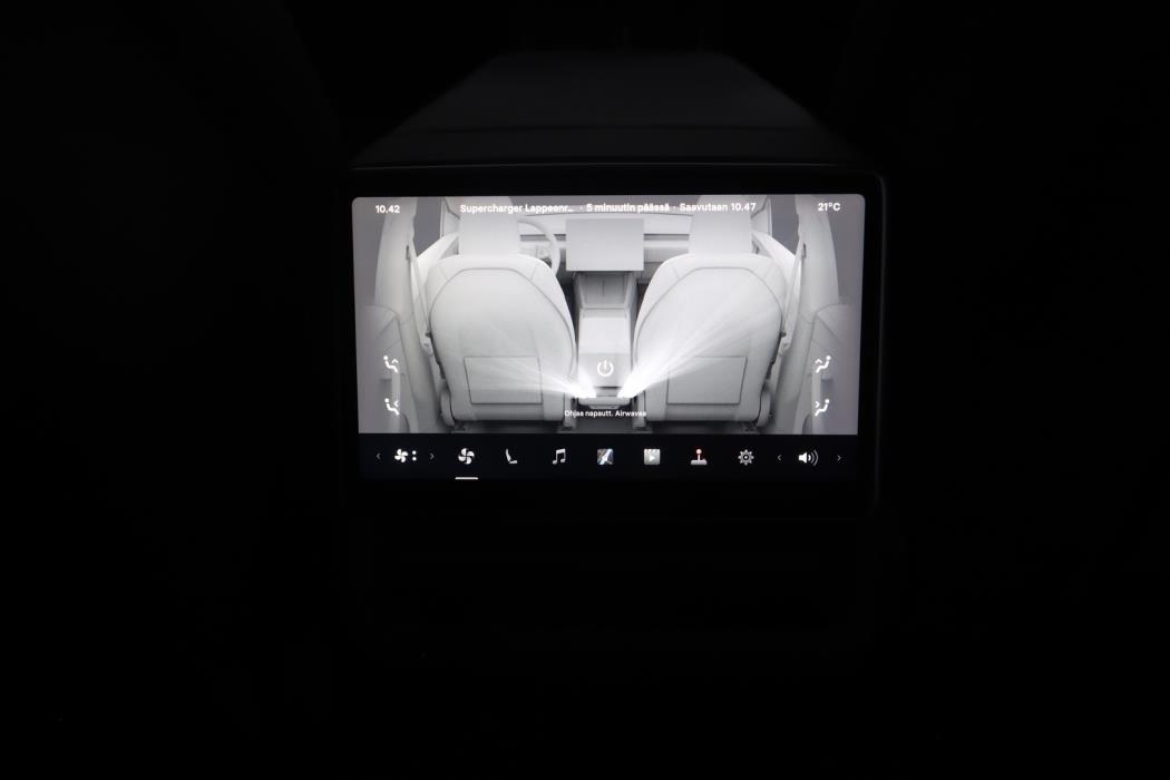 TESLA Model Y 2025